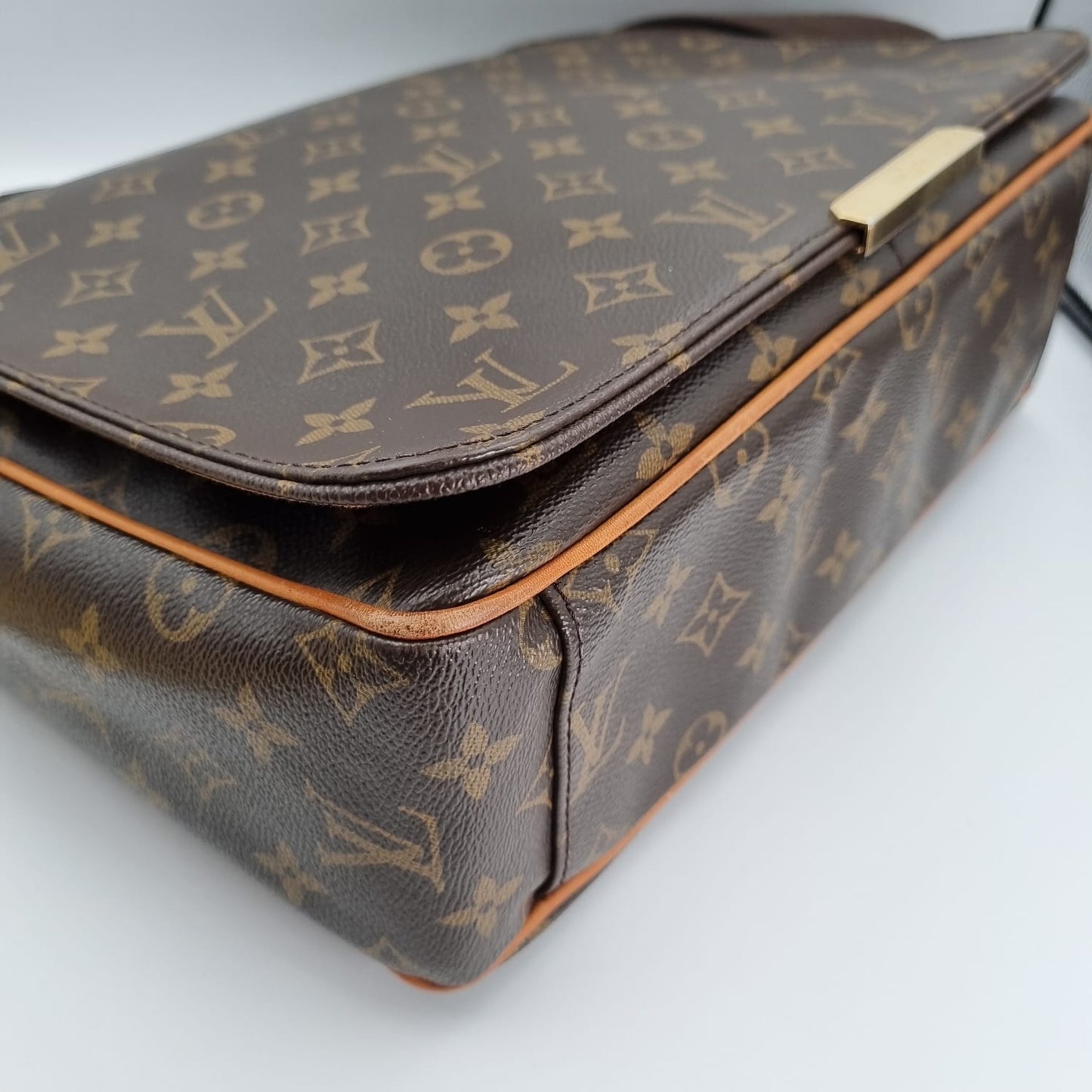 Louis Vuitton Messenger Monogram 2012 Size 33x9x25