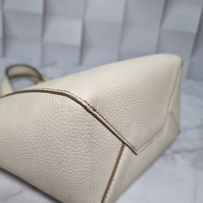 Furla Net Mini Tote Broken White size 18x11x18 tahun 2022