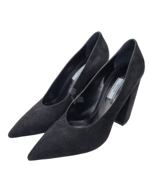 Prada Pump Heels Black Suede Size 39/27 (dari ujung)