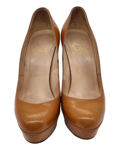 Christian Louboutin Beige Patent Leather Heels Size 35,5 insole 23