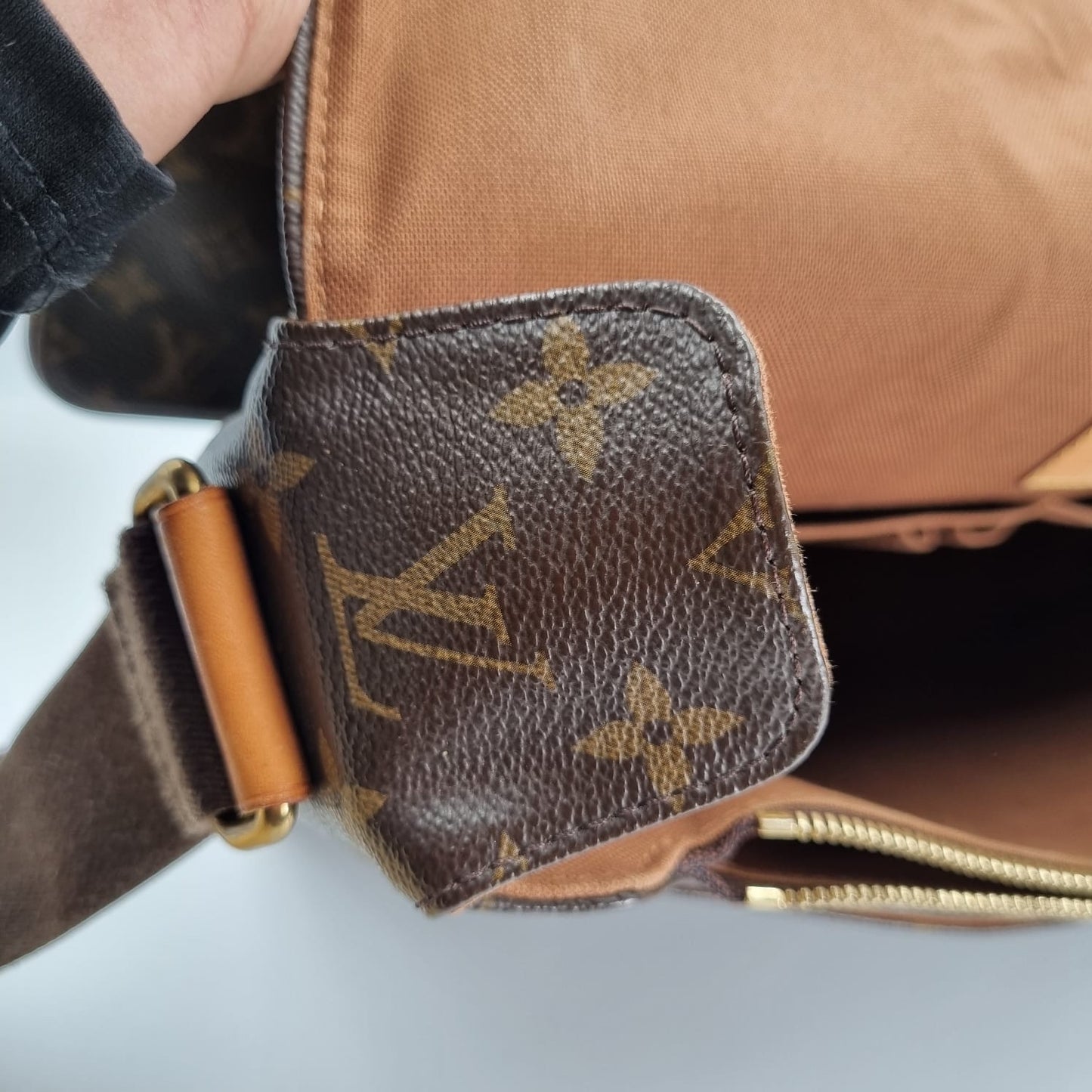 Louis Vuitton Messenger Monogram 2012 Size 33x9x25