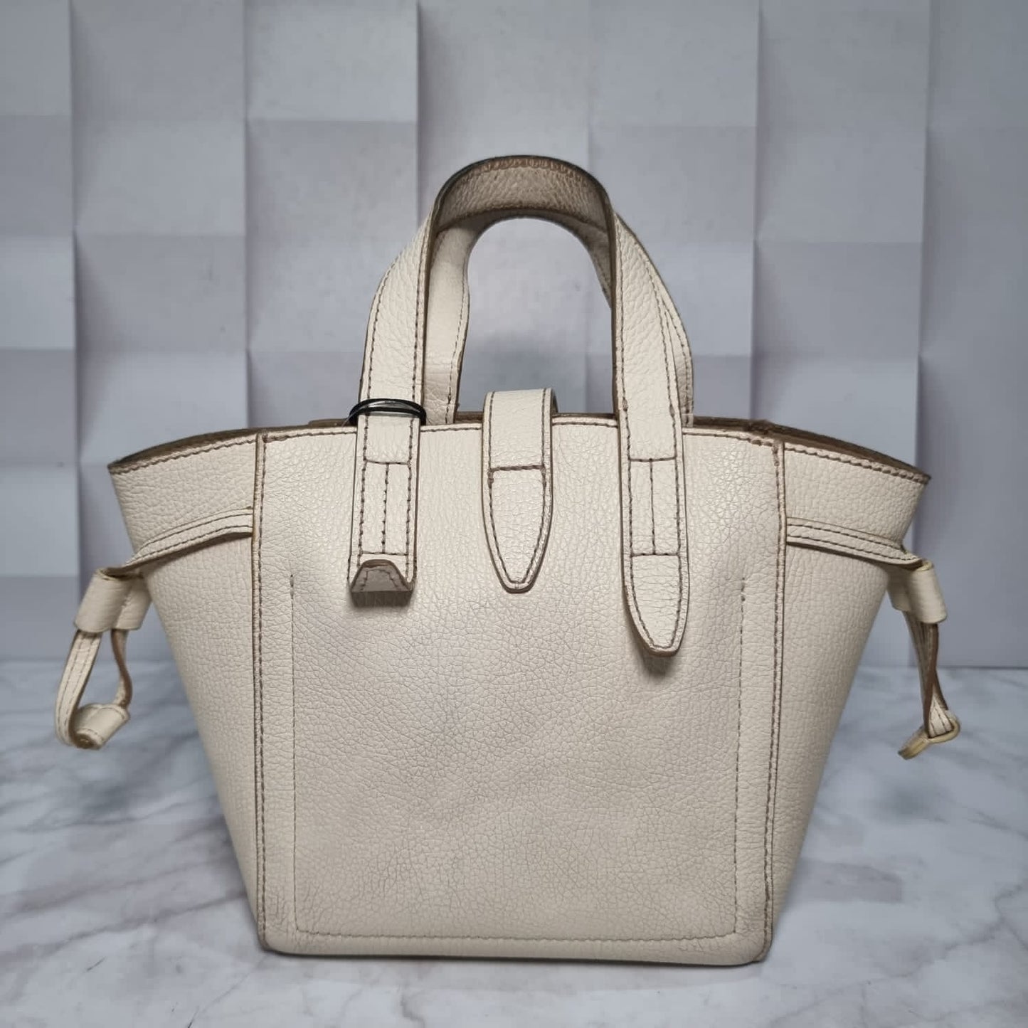 Furla Net Mini Tote Broken White size 18x11x18 tahun 2022