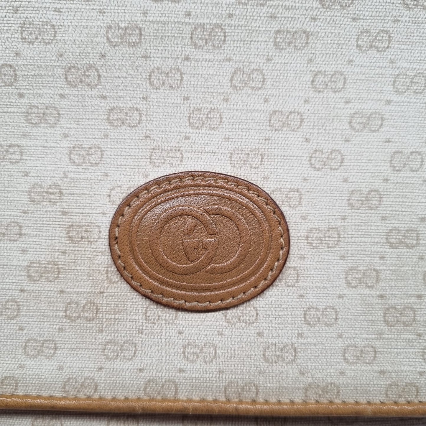 Gucci Vintege Micro GG Sling bag size 27x9x22