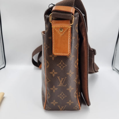 Louis Vuitton Messenger Monogram 2012 Size 33x9x25