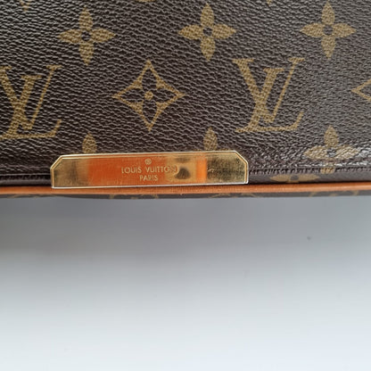 Louis Vuitton Messenger Monogram 2012 Size 33x9x25