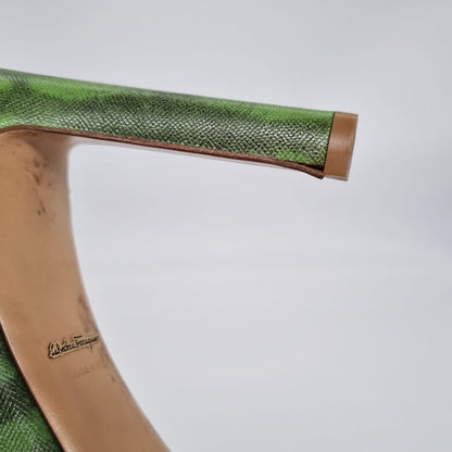 Salvatore Ferragamo Printed Green Heels size 7,5 C / Insole 24.5