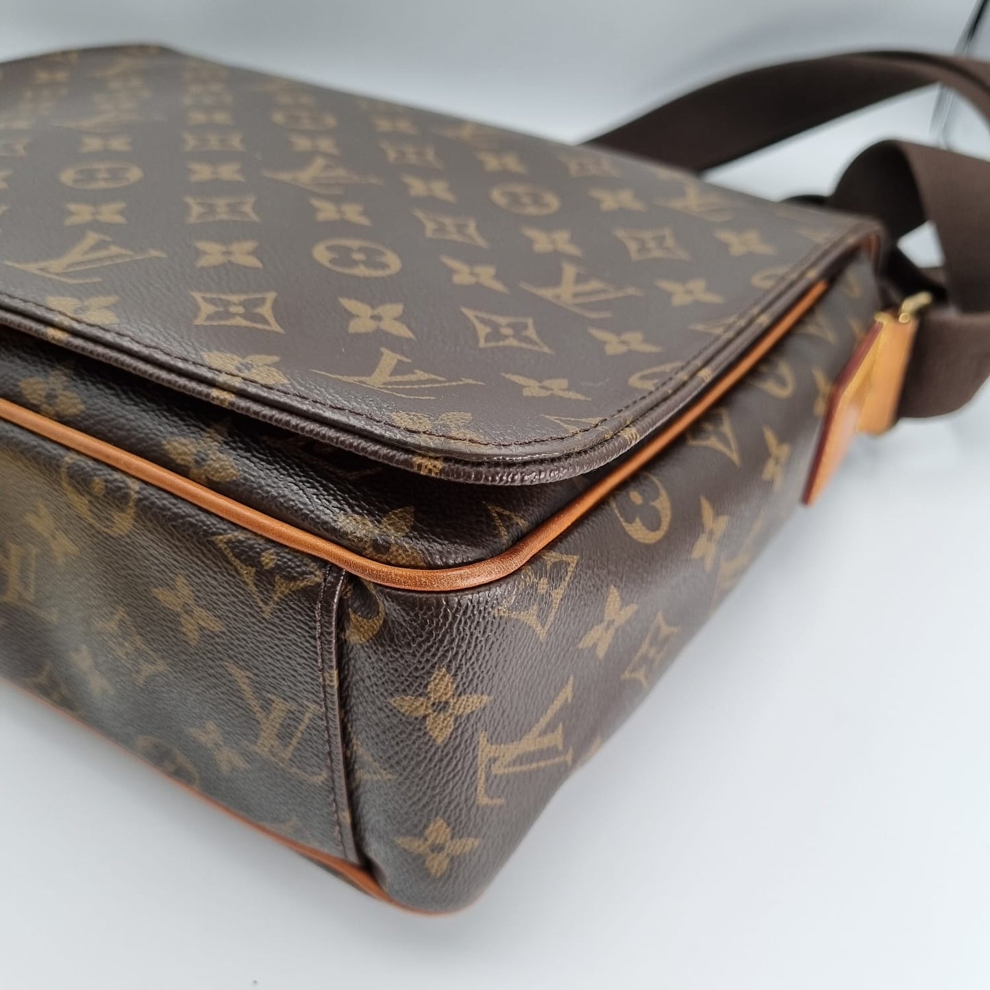 Louis Vuitton Messenger Monogram 2012 Size 33x9x25