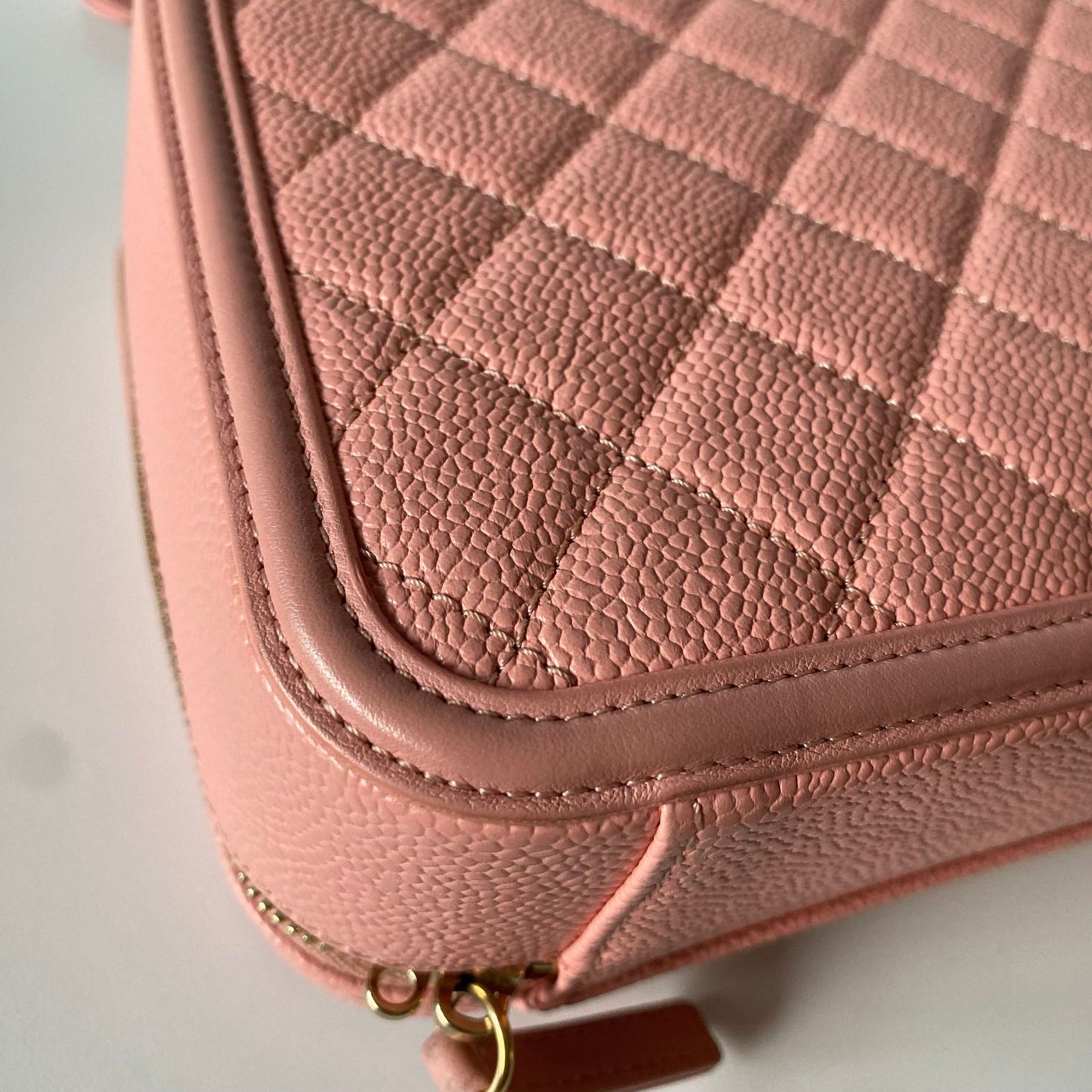 Chanel Vanity Pink Filigree Medium #27