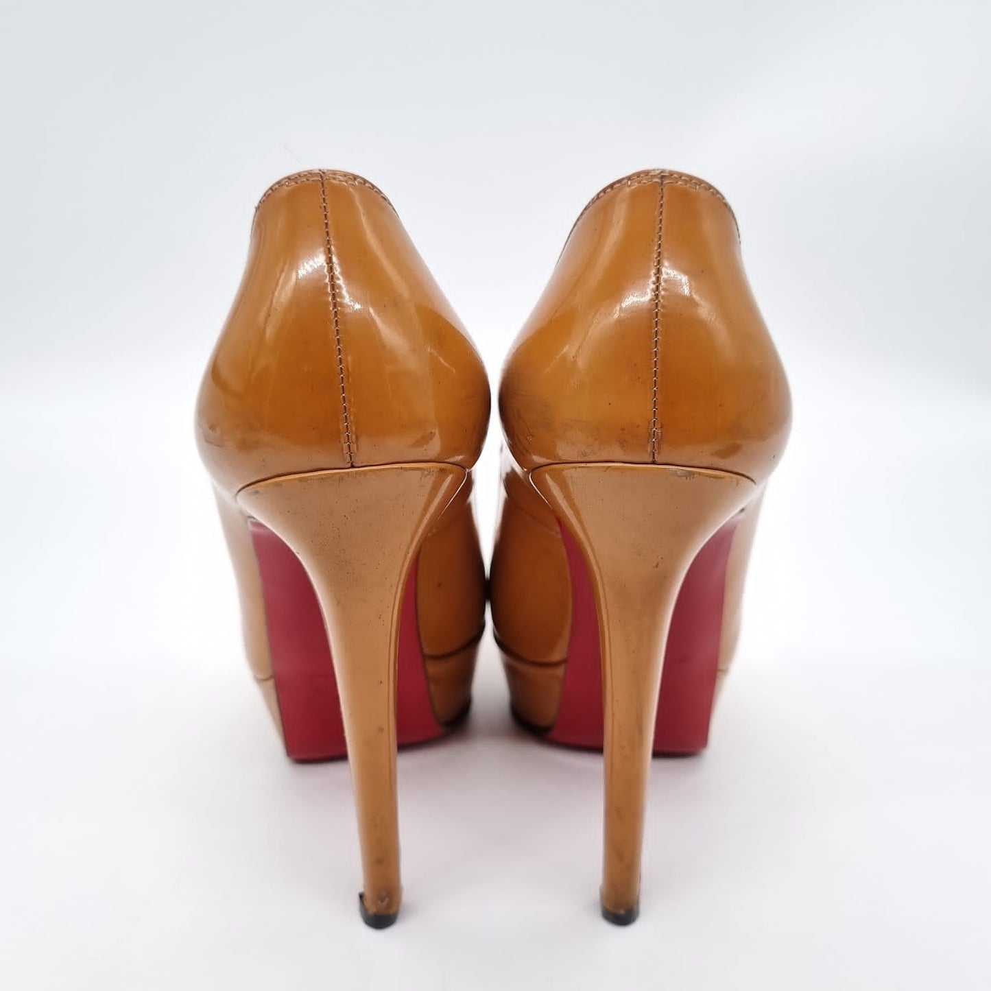 Christian Louboutin Beige Patent Leather Heels Size 35,5 insole 23