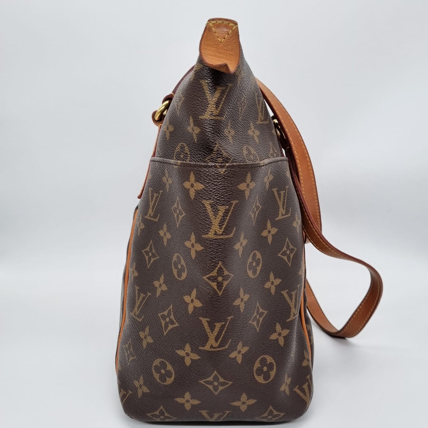 Louis Vuitton Totally Monogram MM 2010 Size 33x14x28