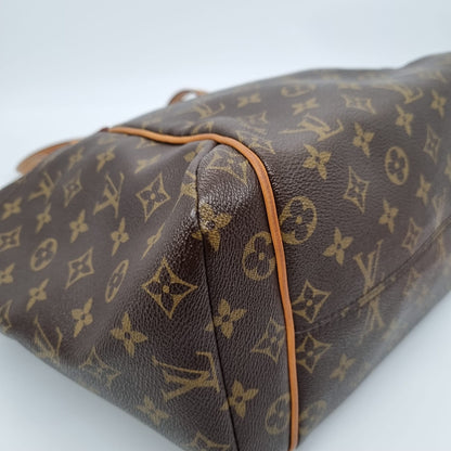 Louis Vuitton Totally Monogram MM 2010 Size 33x14x28