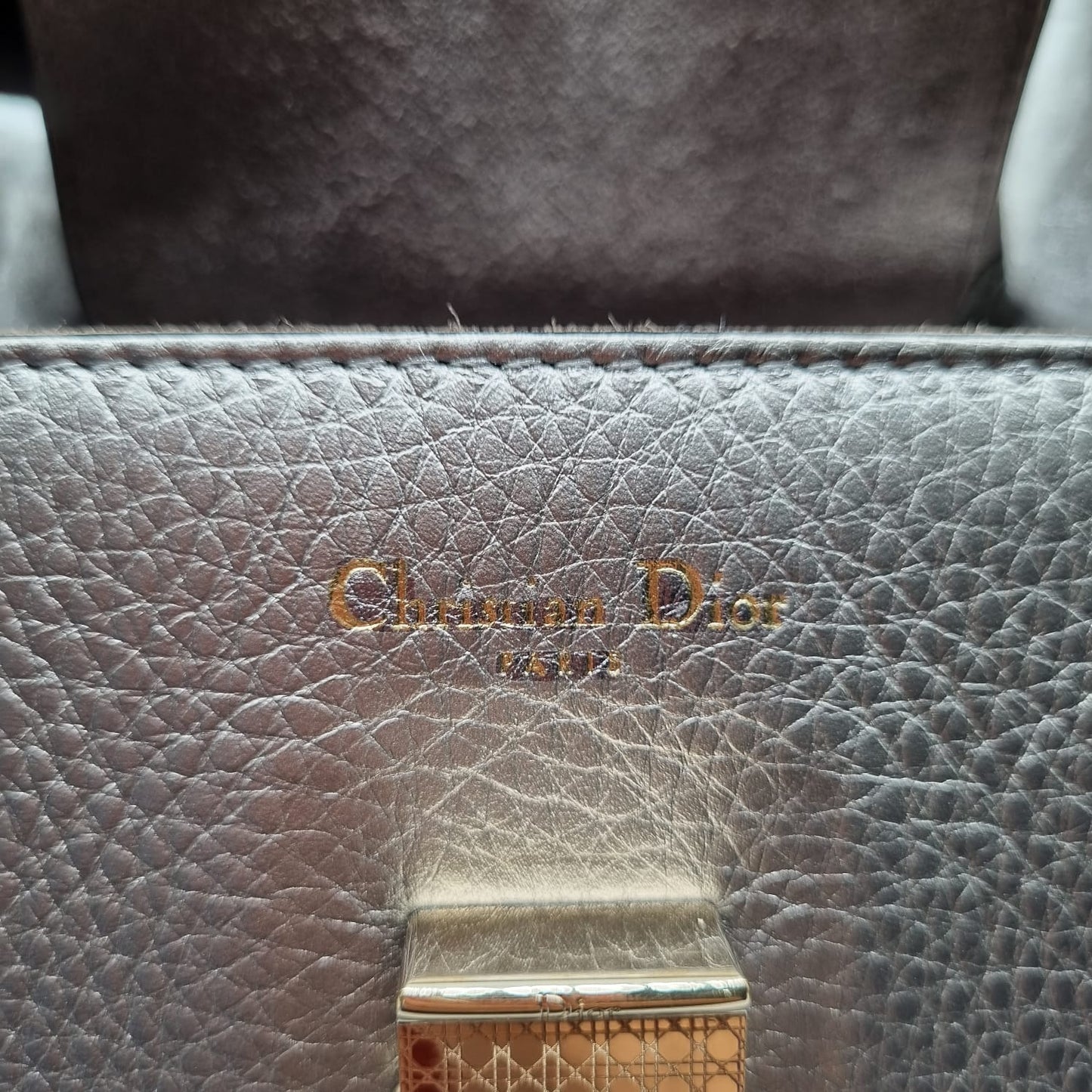 Dior Diorever Grey Metalic Top Handle Tahun 2018 Size 30x13x23