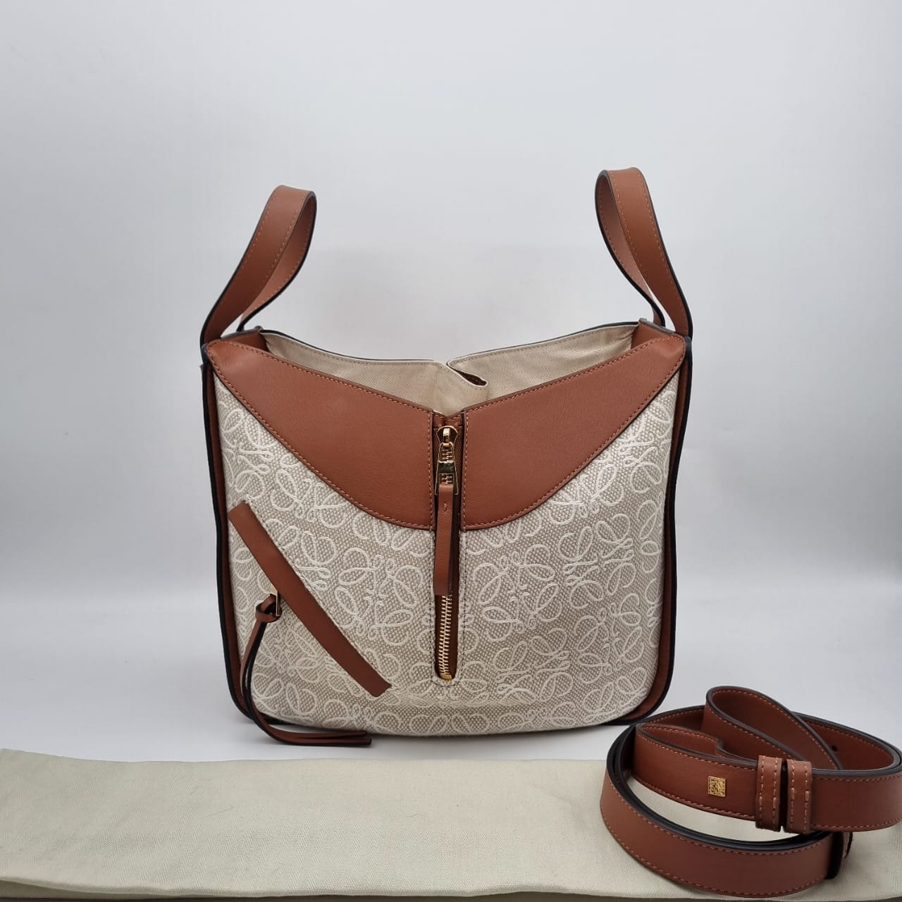 Loewe Hammock Anagram Tan 2021 Size 26x14x24