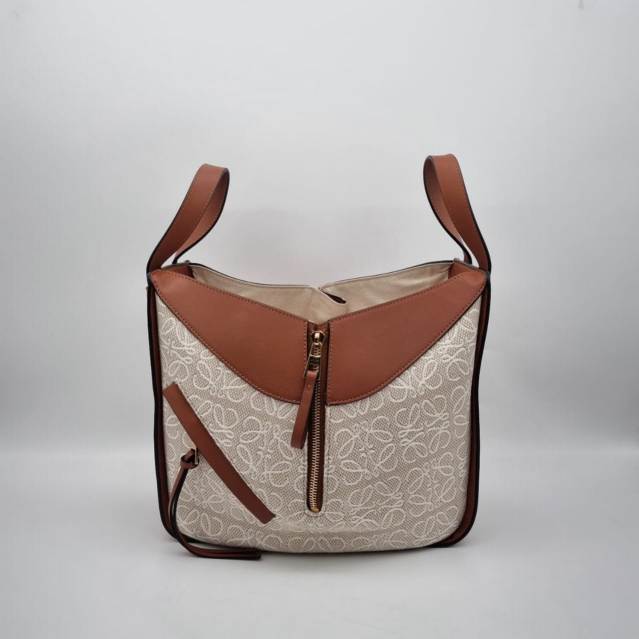 Loewe Hammock Anagram Tan 2021 Size 26x14x24