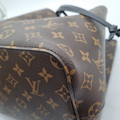 Louis Vuitton Neo Noe Monogram Black 2019 Size 26x17x25