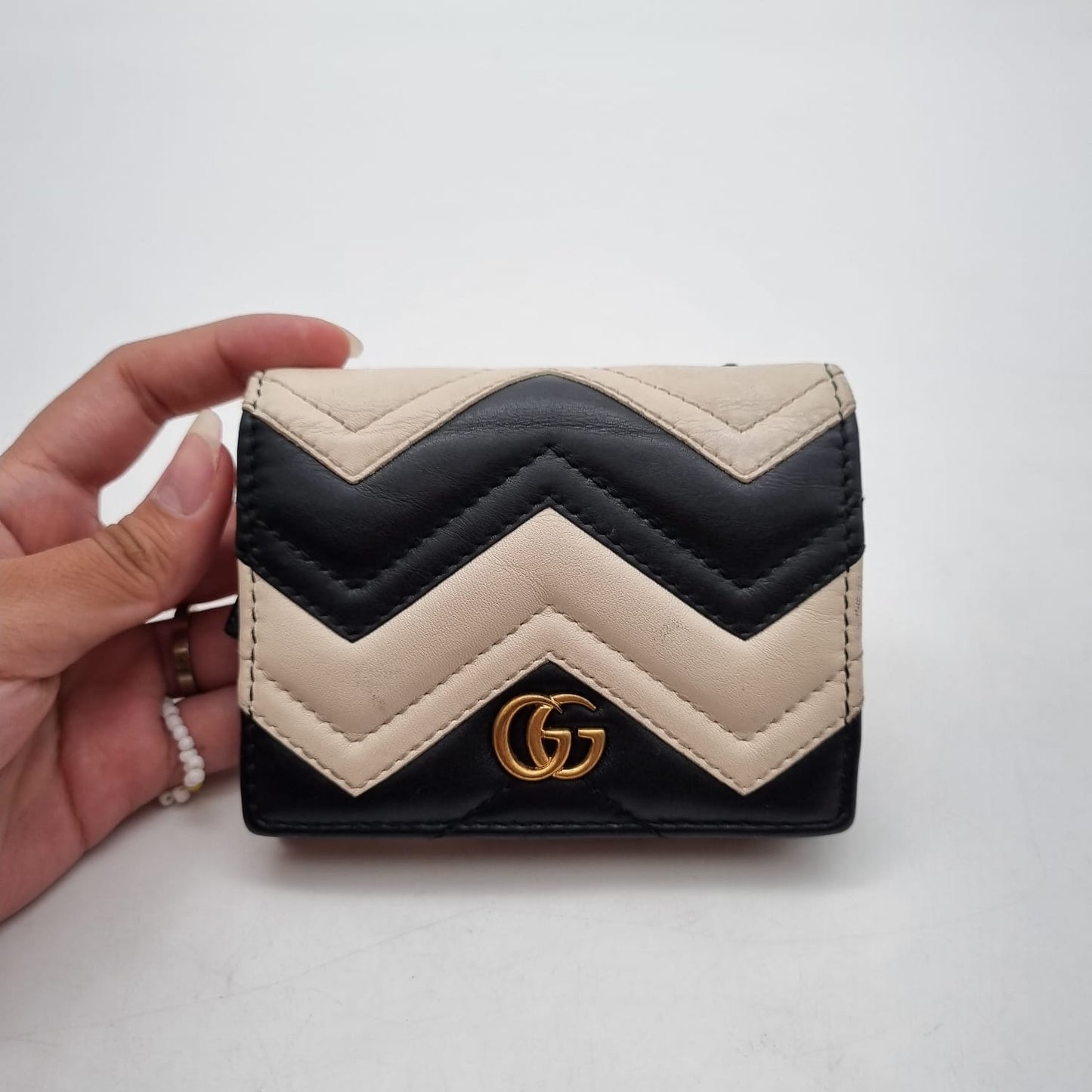 Gucci GG Marmont Compact Walet Black And White Size 11x9