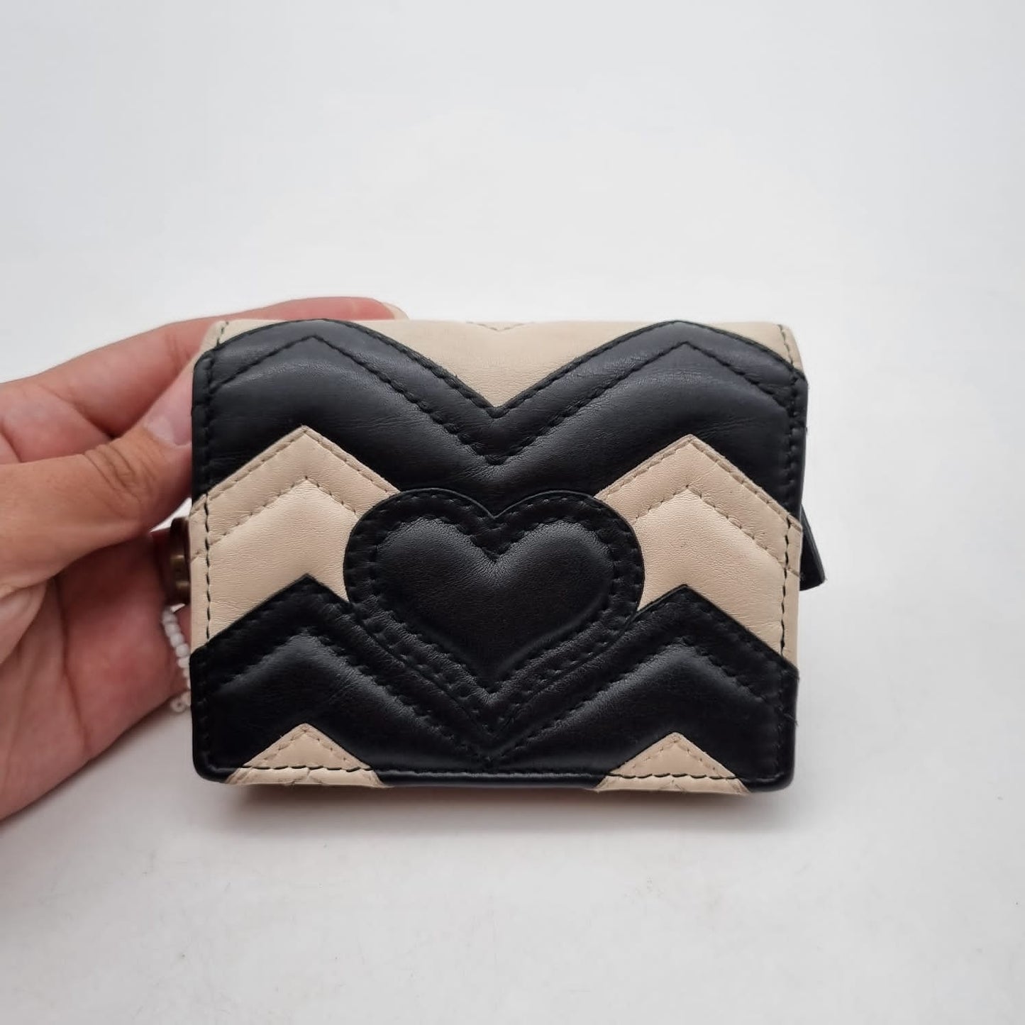 Gucci GG Marmont Compact Walet Black And White Size 11x9