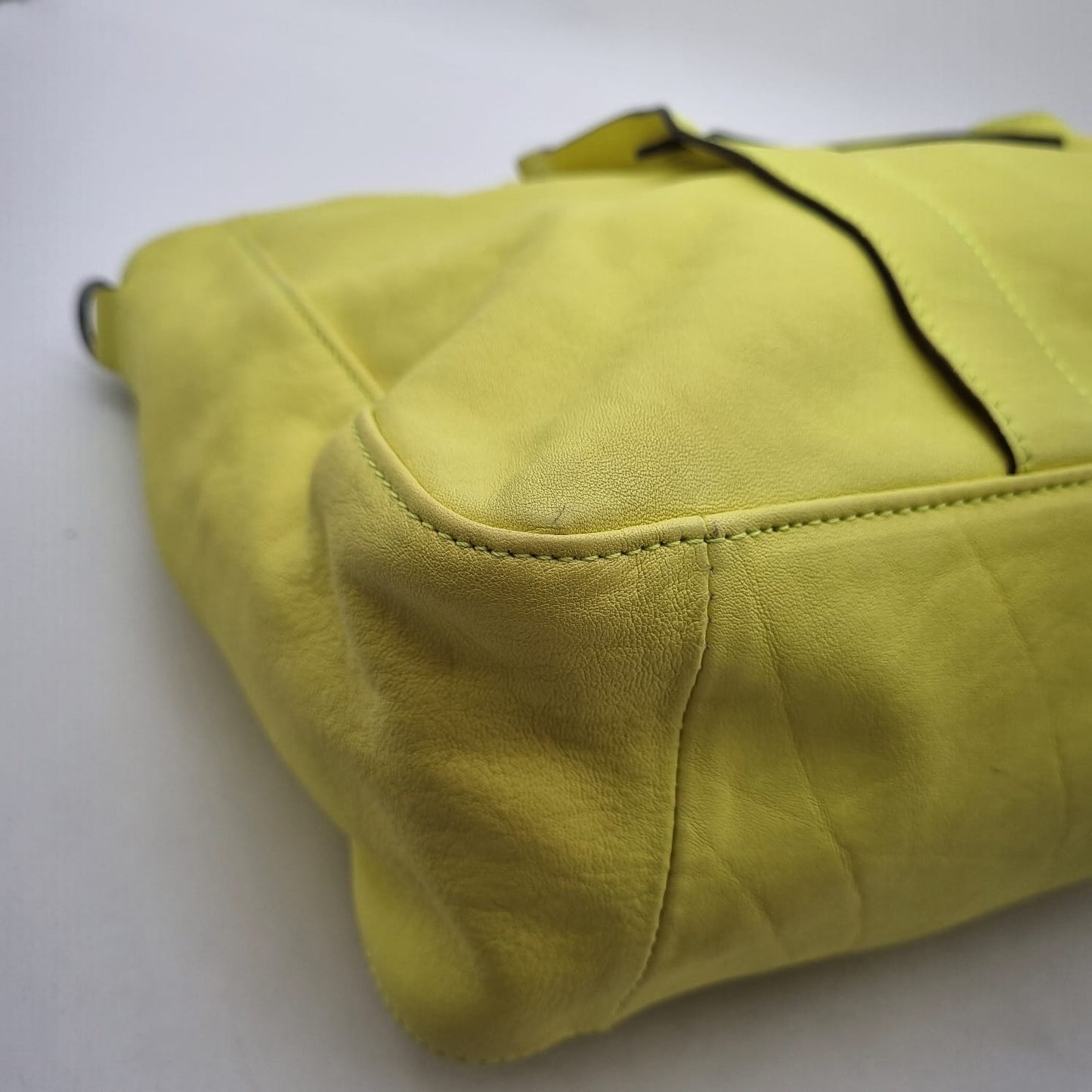 Longchamp 3D Leather Handbag Lime Size 36x11x26