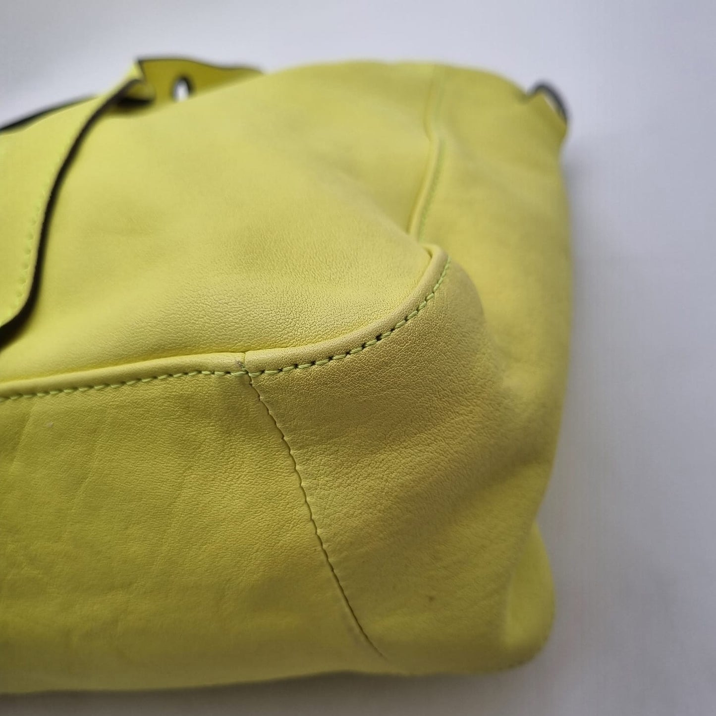 Longchamp 3D Leather Handbag Lime Size 36x11x26