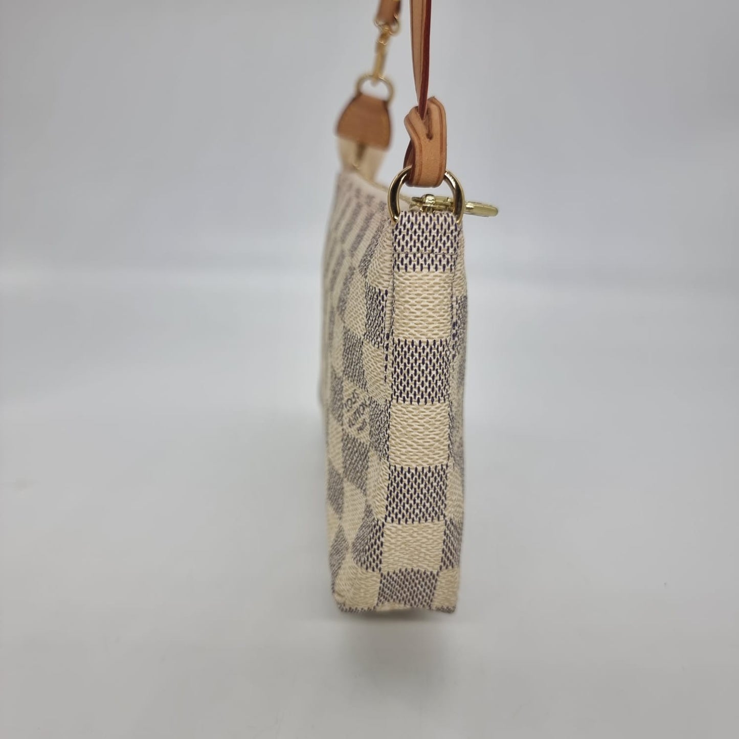 Louis Vuitton Pochette Damier Azur 2009 Size 22x4x13