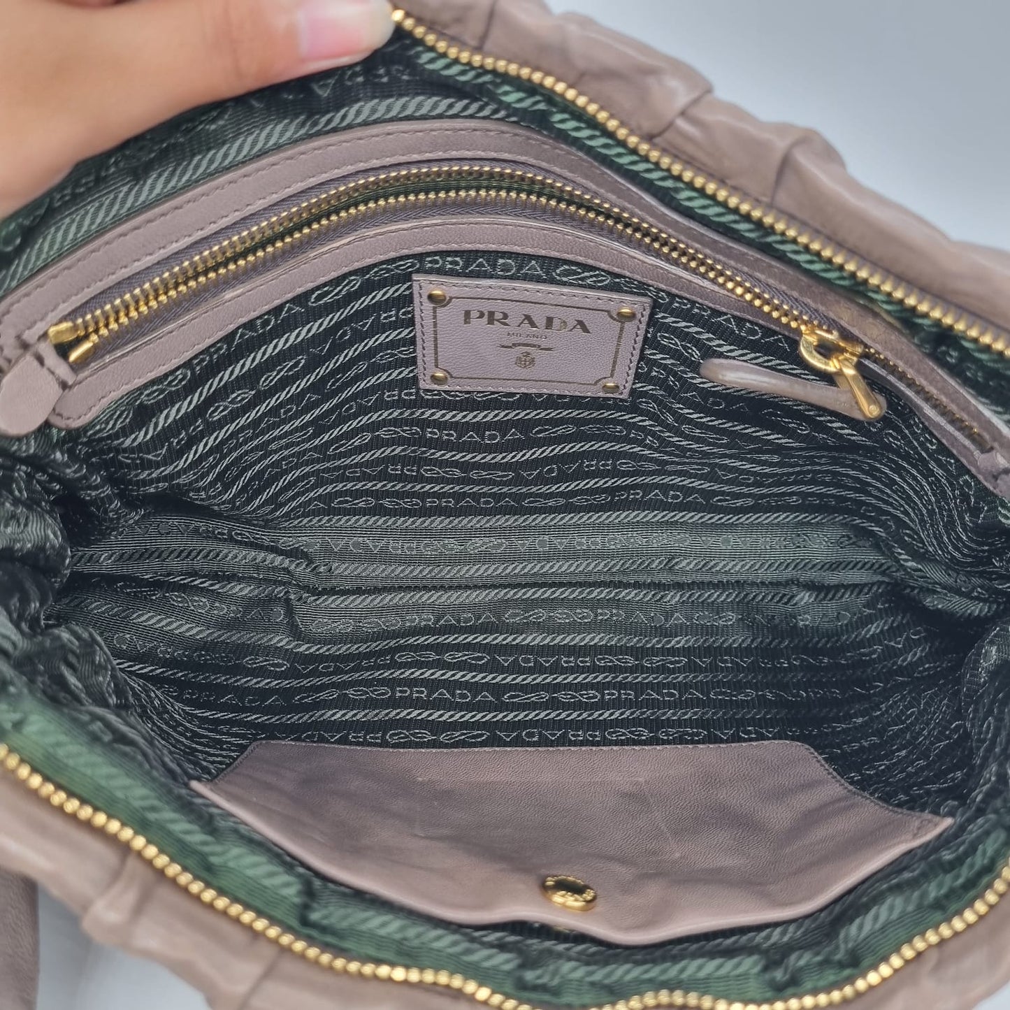 Prada Borsa Nappa Antique Size 35x22