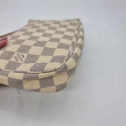 Louis Vuitton Pochette Damier Azur 2009 Size 22x4x13