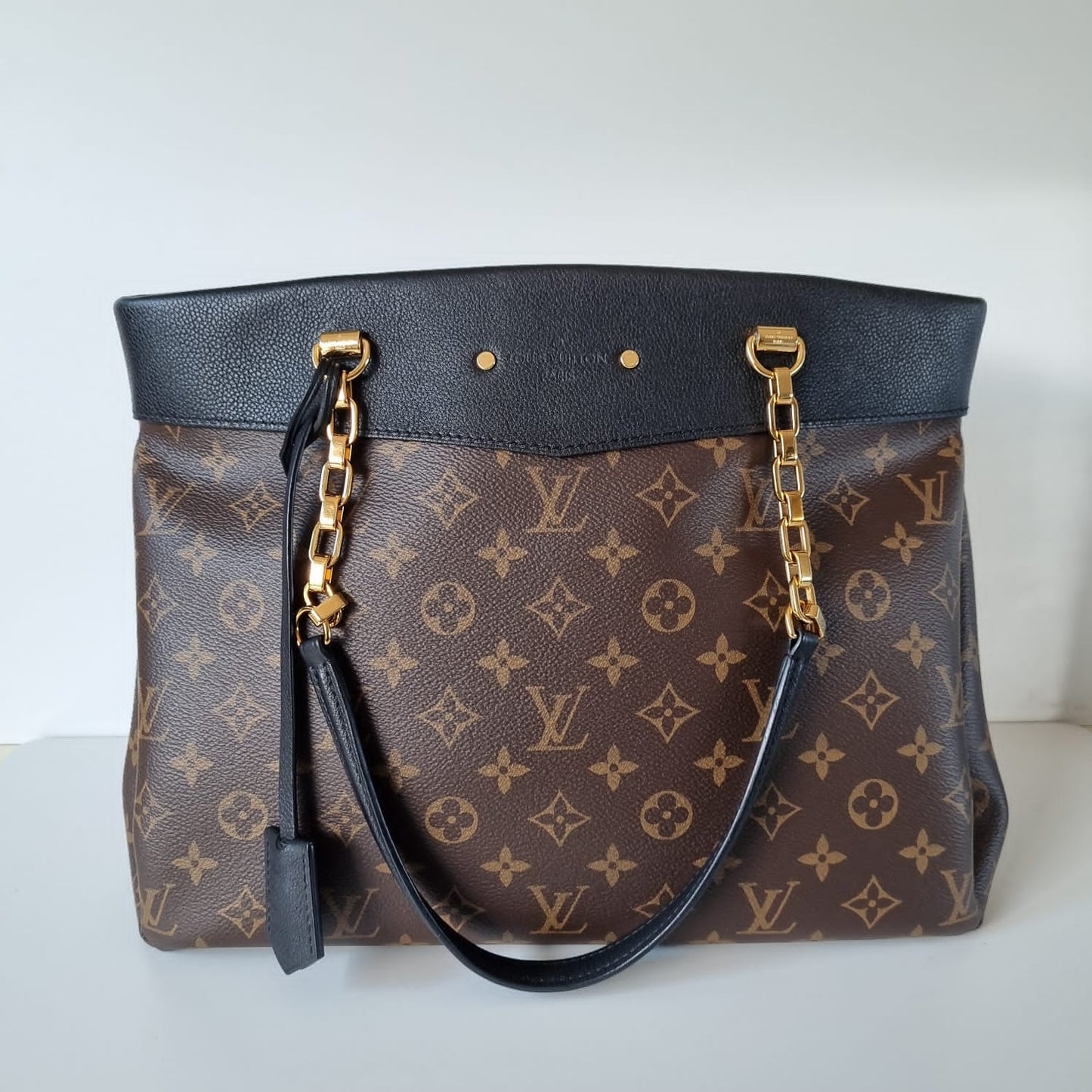 Louis Vuitton Pallas Shopper Monogram Noir Black 2016 Size 33x11x27