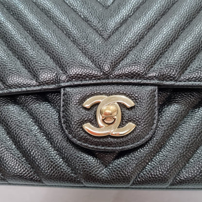 Chanel Chevron Classic Medium GHW Double Flap #30