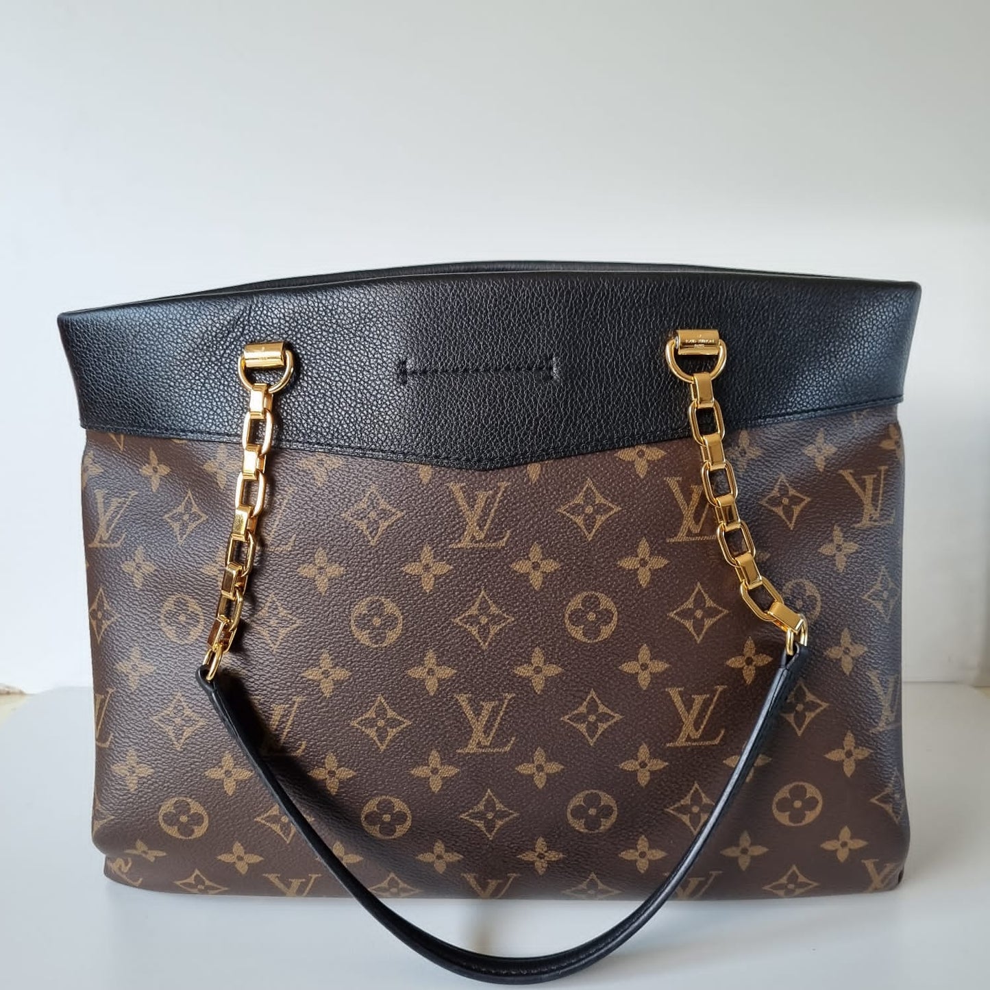 Louis Vuitton Pallas Shopper Monogram Noir Black 2016 Size 33x11x27