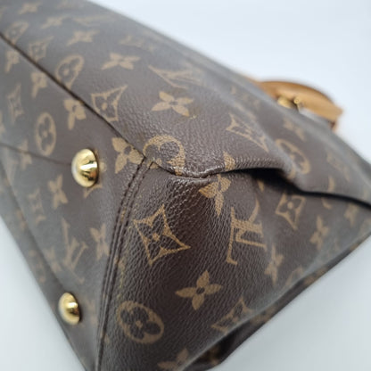 Louis Vuitton Pallas Monogram 2013 size 34x13x25