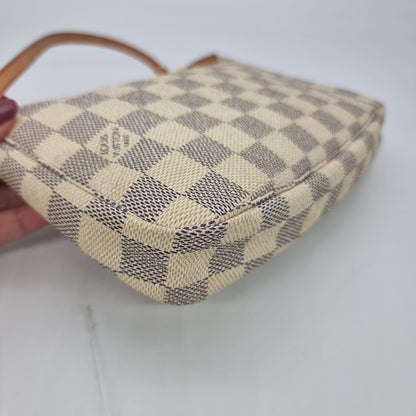 Louis Vuitton Pochette Damier Azur 2009 Size 22x4x13