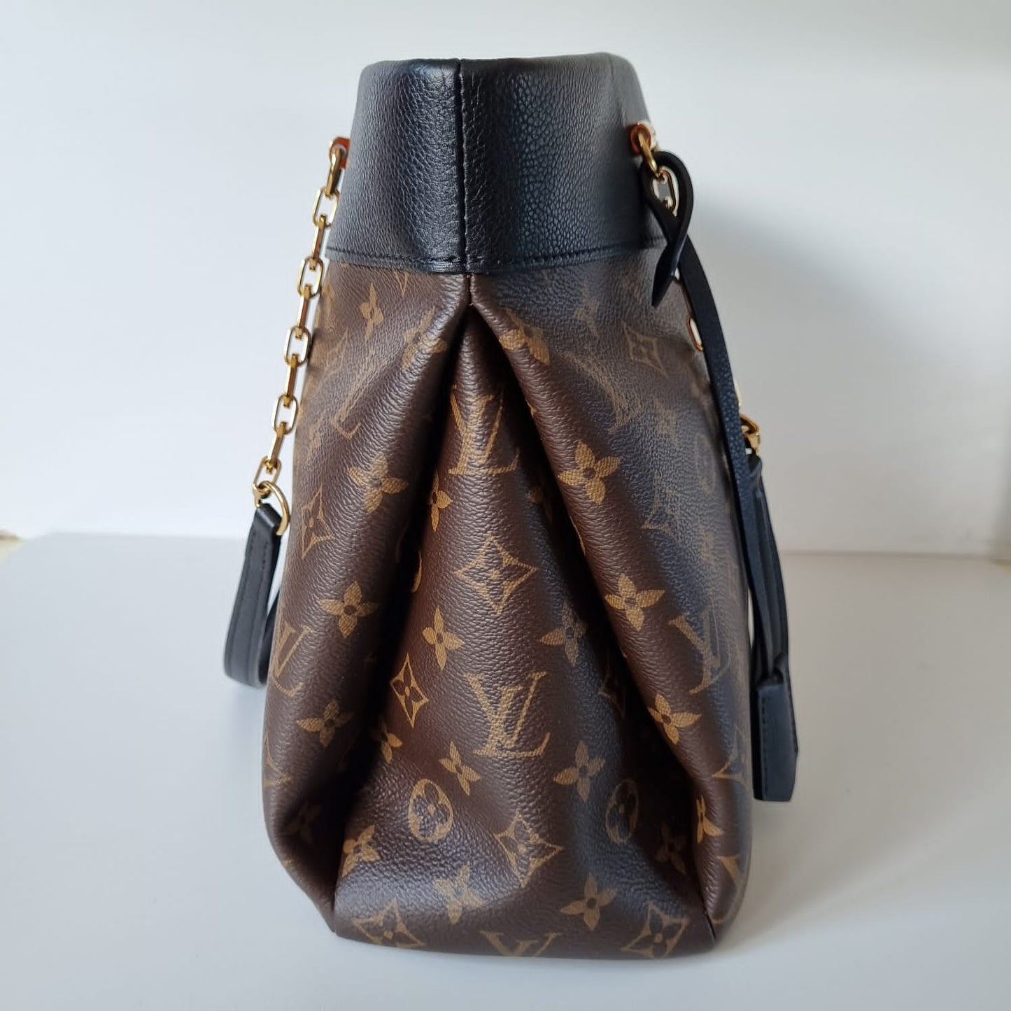 Louis Vuitton Pallas Shopper Monogram Noir Black 2016 Size 33x11x27