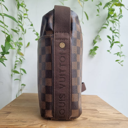 Louis Vuitton Trotteur Damier Ebene 2011 Size 20x7x25