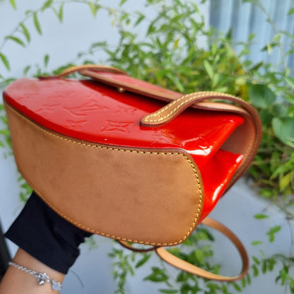Louis Vuitton Vernish Biscayne Bay PM Shoulder Bag Red 2004 Size 31x8x18