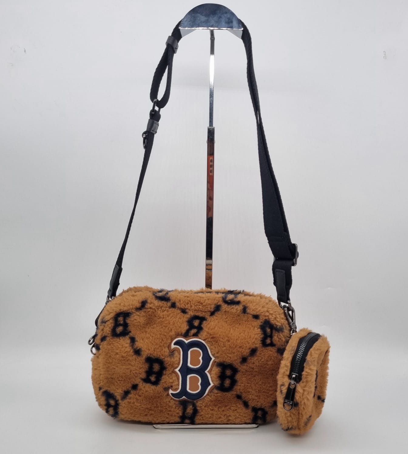 MLB Fur Crossbody Bag Brown Size 22x8x17