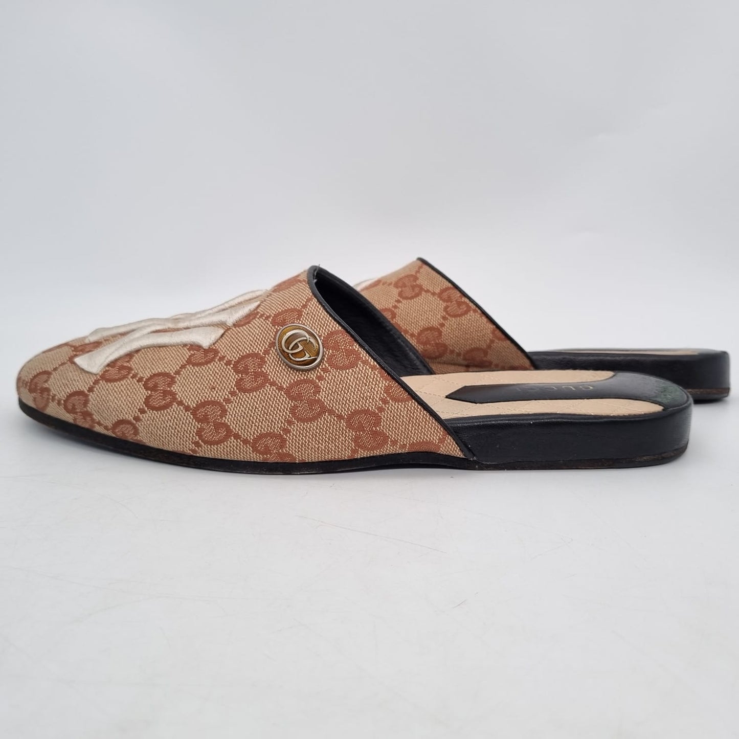 Gucci Logo Print NY Yankess Mules Beige Size 37,5/26