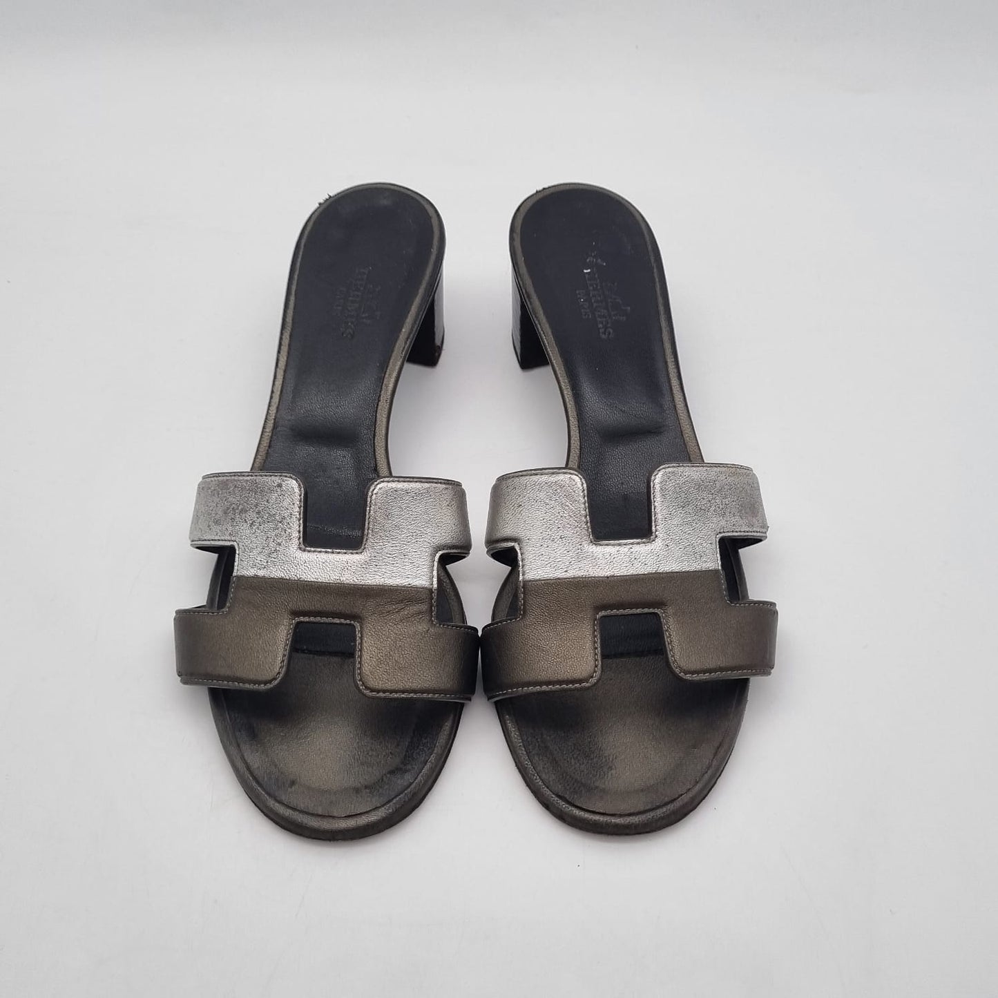 Hermes Oasis Metallic Black Sandal Size 37/24