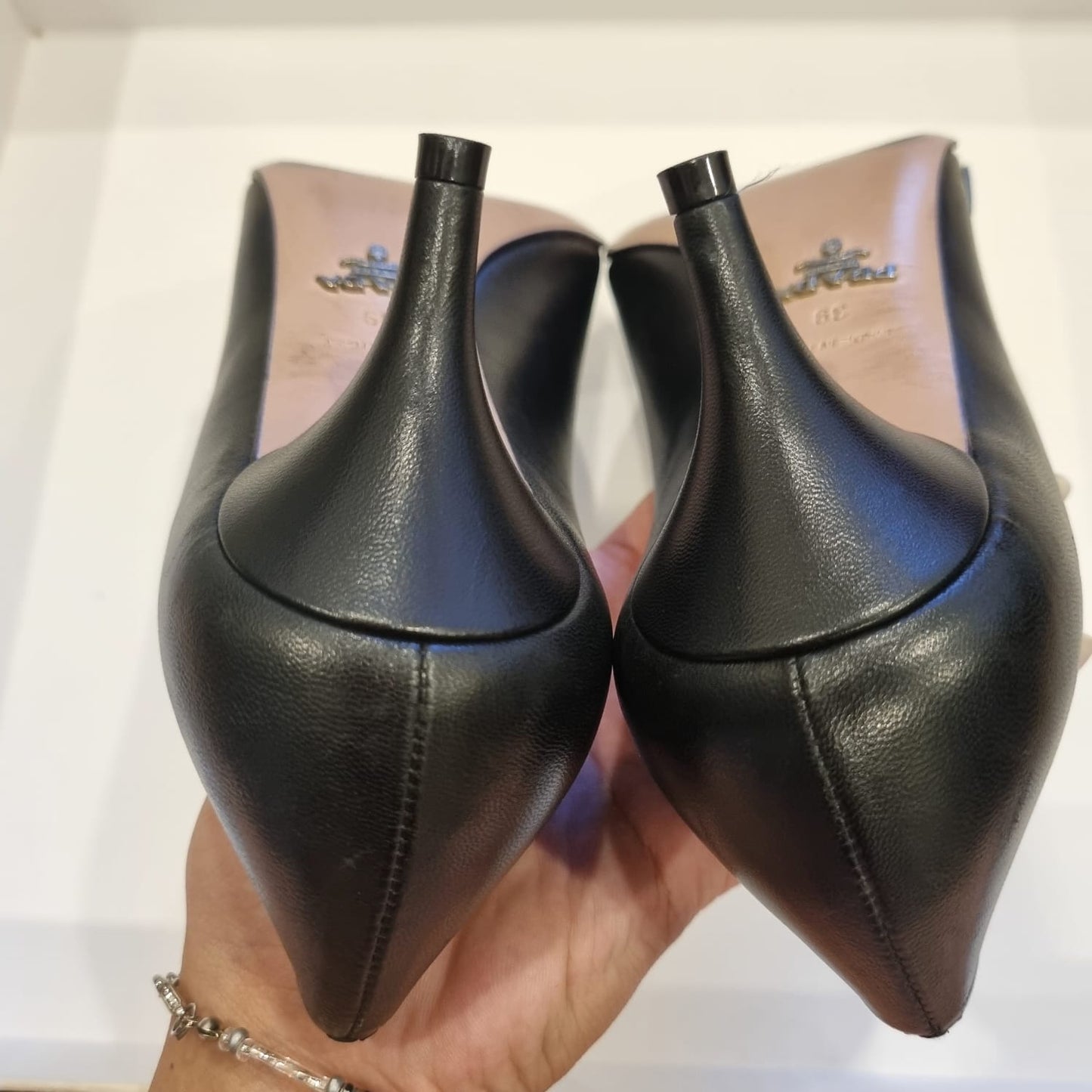 Prada Bow  Blue Black Grained Size 39/27 Dari Ujung