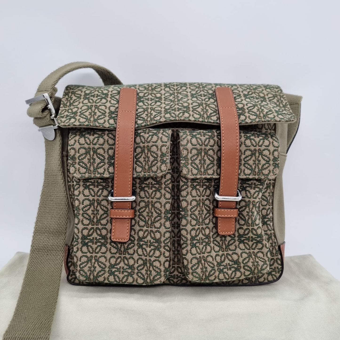 Loewe Messenger Bag Logo Canvas Etoupe 2021 Size 26x8x23