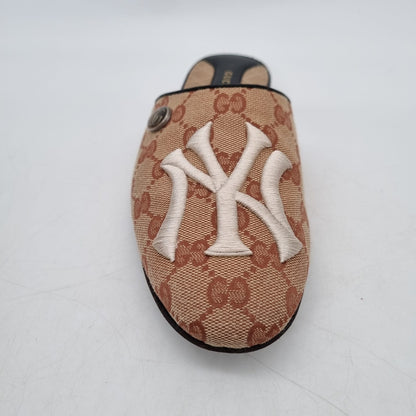 Gucci Logo Print NY Yankess Mules Beige Size 37,5/26