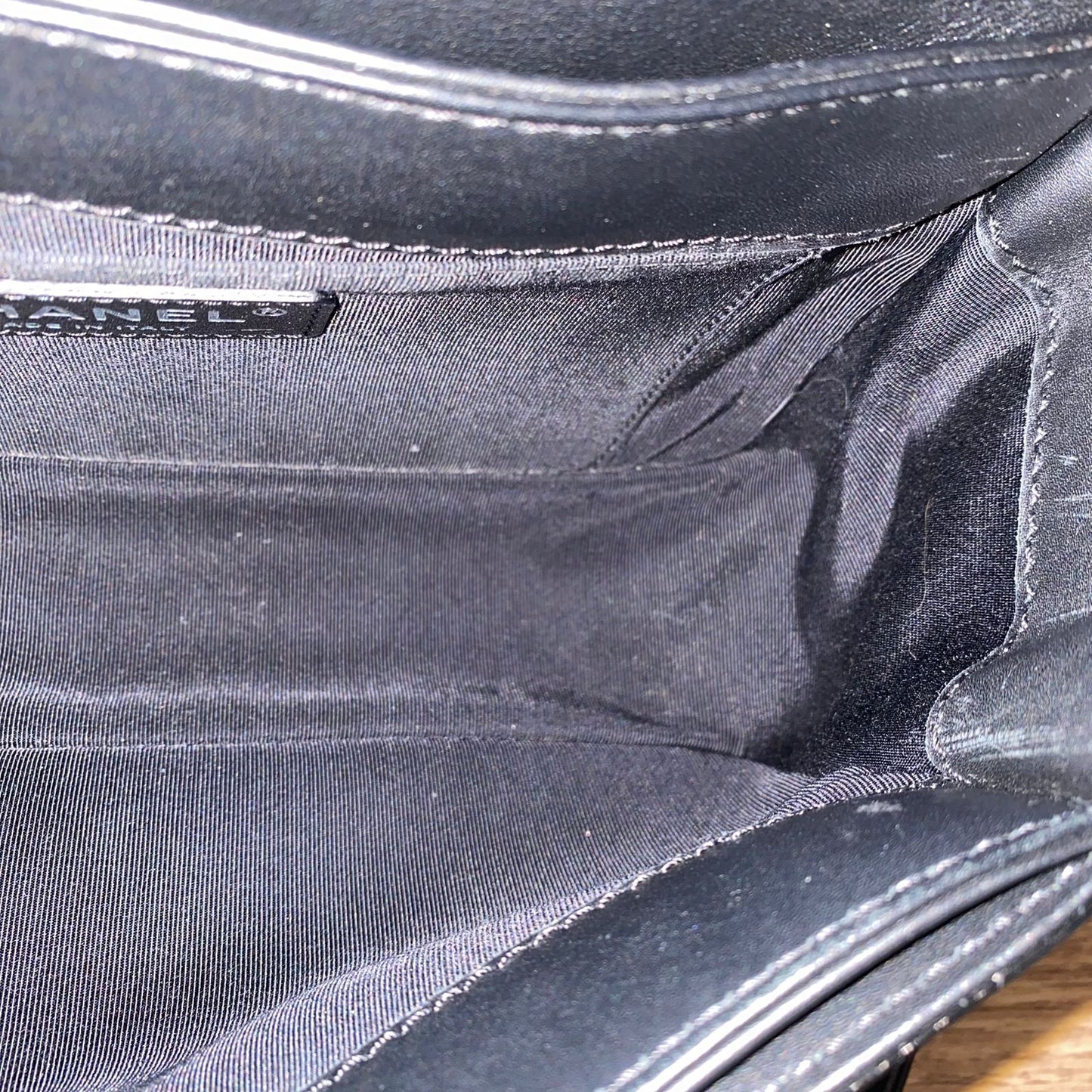 Chanel Boy Patent Leather Black #18 Size 25x7x15