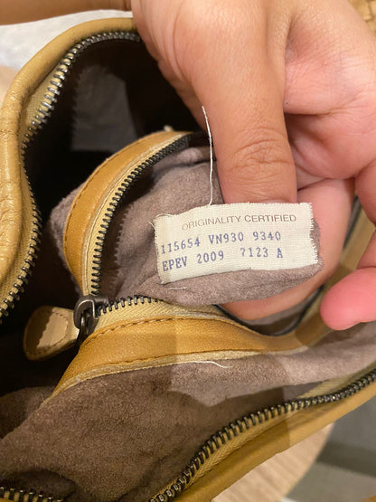 Bottega Veneta Hobo Medium Beige Size 45x30