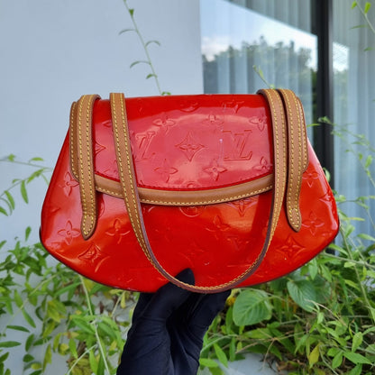 Louis Vuitton Vernish Biscayne Bay PM Shoulder Bag Red 2004 Size 31x8x18