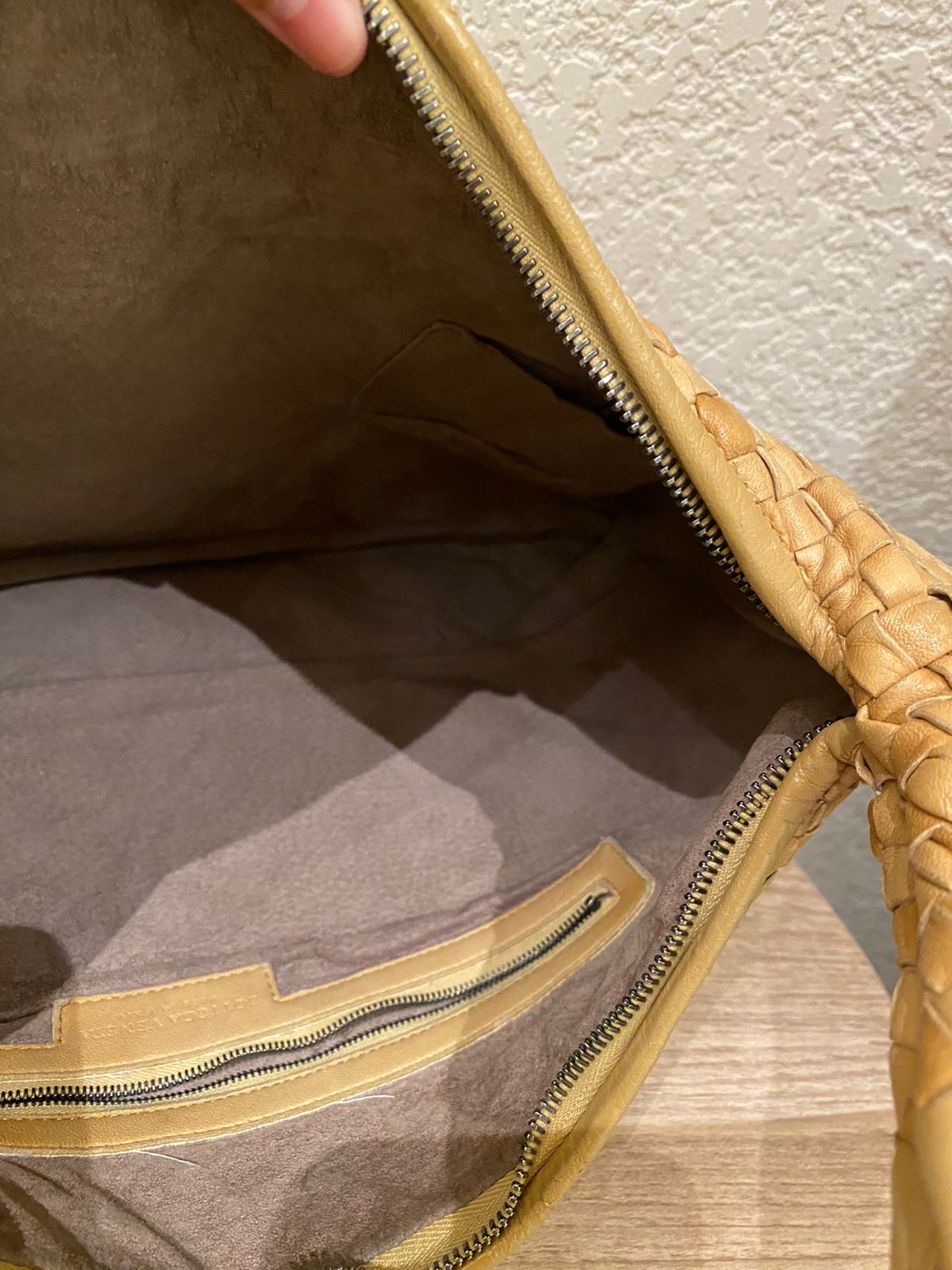 Bottega Veneta Hobo Medium Beige Size 45x30