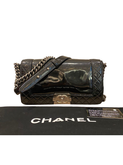 Chanel Boy Patent Leather Black #18 Size 25x7x15