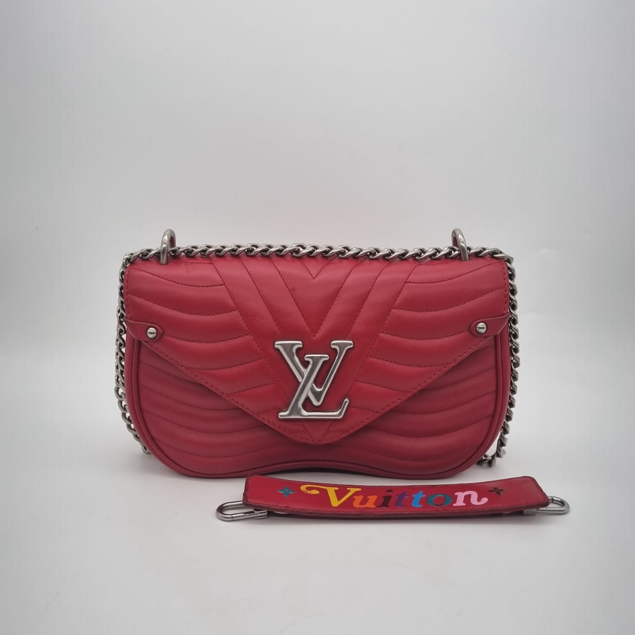 Louis Vuitton New Wave Chain Red 2018 Size 22x7x15