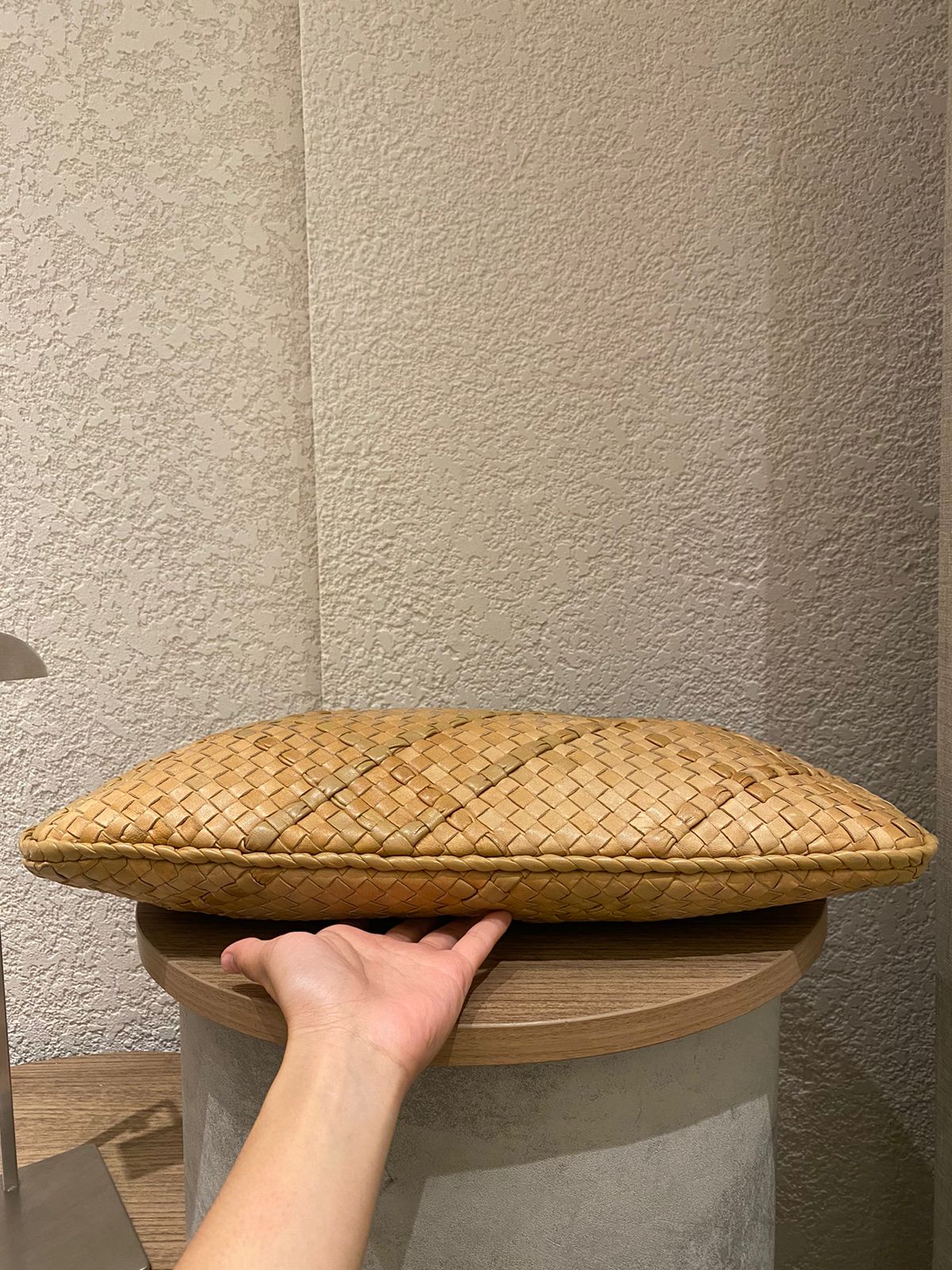 Bottega Veneta Hobo Medium Beige Size 45x30