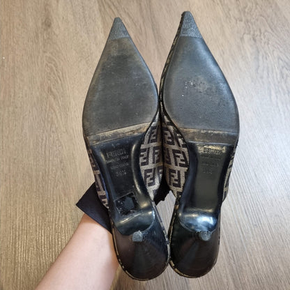 Fendi FF Vintage Kitten Heels Size 39,5/28cm (dari ujung)