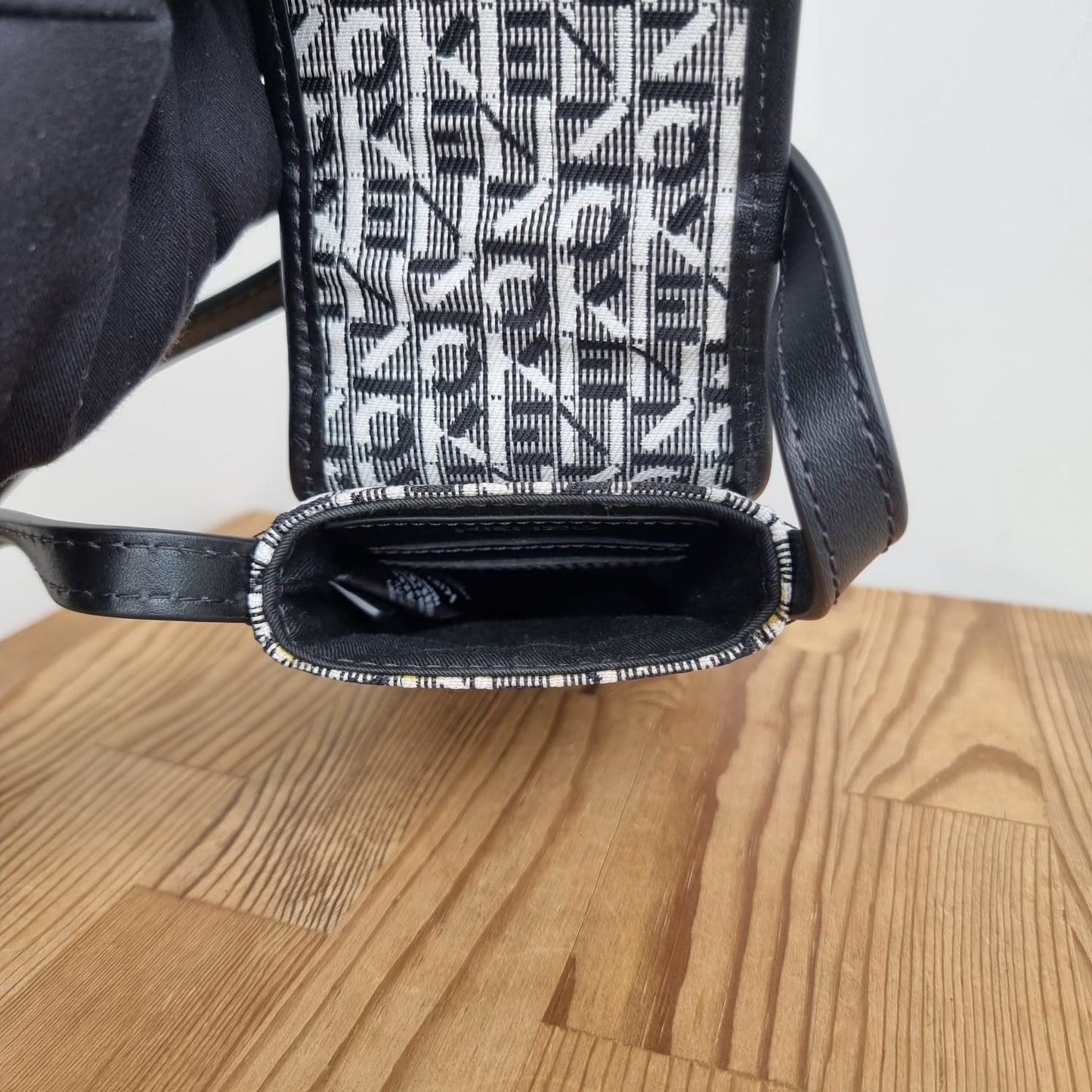 Kenzo Monogram Jacquard Phone Holder Black Size 9x16