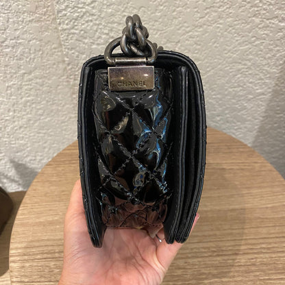 Chanel Boy Patent Leather Black #18 Size 25x7x15